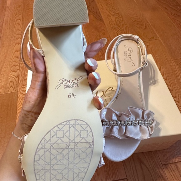 badgley mischka jewel shoes NWT - Picture 7 of 7